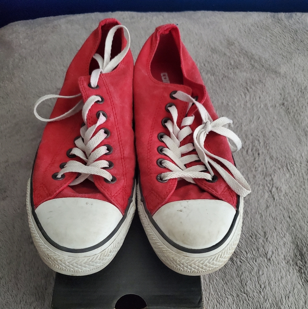 Converse Size 9